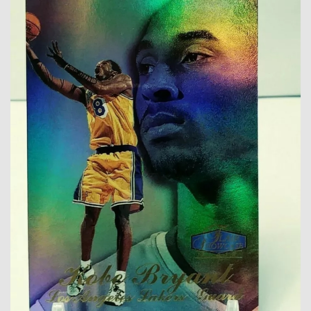 Kobe Bryant FLAIR SHOWCASE REFRACTOR CARD MINT CON